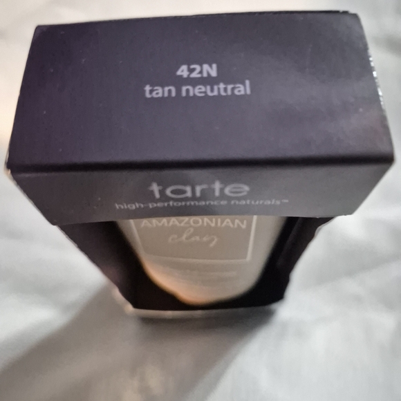 Tarte Amazonian Clay Foundation - Cream- 42N Tan Neutral - Picture 5 of 6